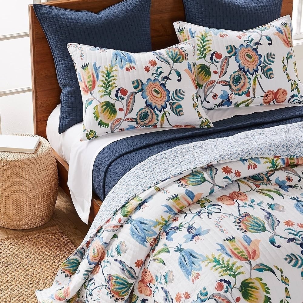 Levtex Home Cross Stitch Reversible Full/Queen Quilt Set 88x92in 2 Pillow Shams - Picture 3 of 11